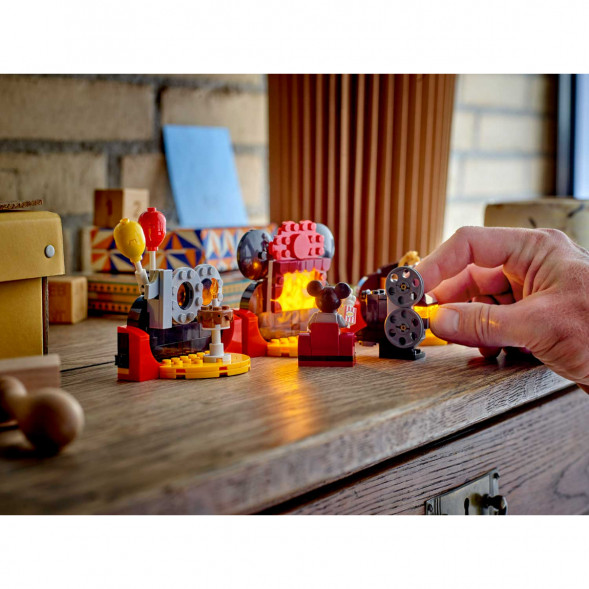 Конструктор LEGO Disney 40600 Празднование 100-летия Дисней в Таганроге
