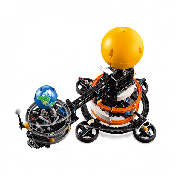 Конструктор LEGO Technic 42179 Планета Земля и Луна на орбите в Таганроге