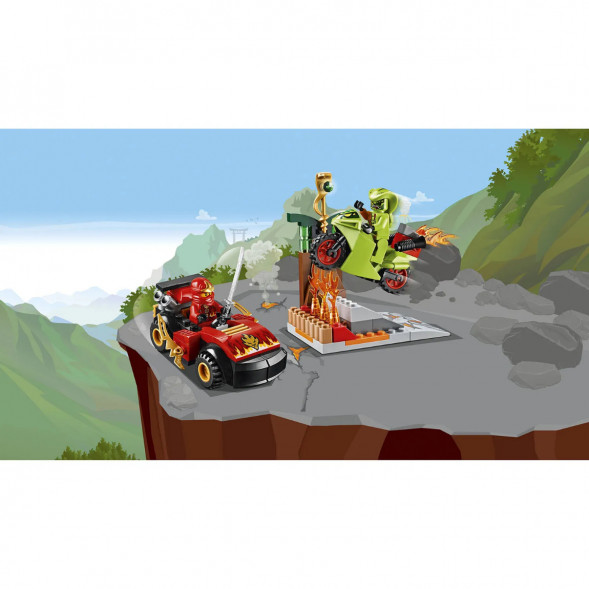 Конструктор LEGO Juniors 10722 Схватка со змеями в Таганроге