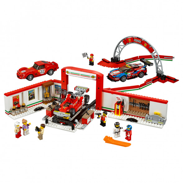 Конструктор LEGO Speed Champions 75889 Гараж Ferrari в Таганроге