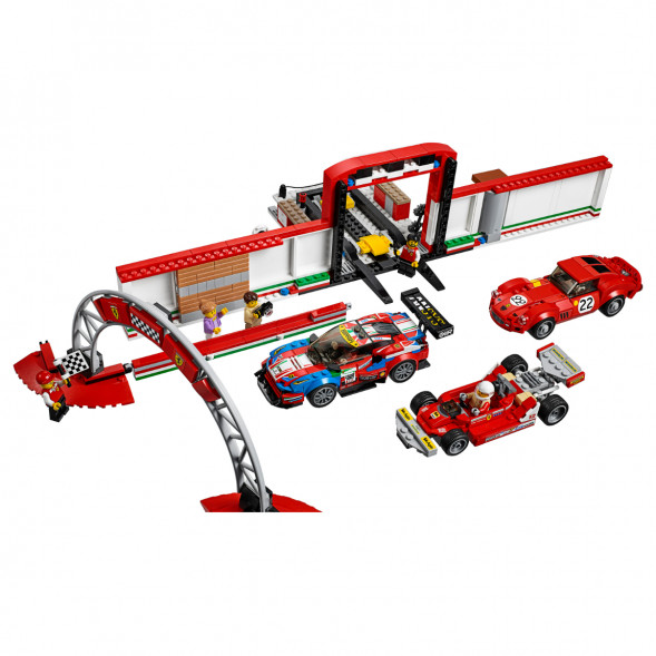Конструктор LEGO Speed Champions 75889 Гараж Ferrari в Таганроге