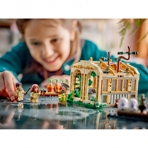Конструктор LEGO Harry Potter 76445 Замок Хогвартс: Урок травологии в Таганроге